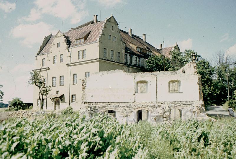 001 (76).jpg - Abriss des Dorfes, Wirtschftsgebäude des Schlosses